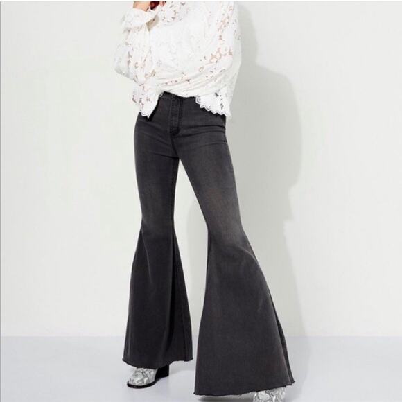 Free People Just Float On Super Flare Stretch Jeans Washed Black Women’s Size 26 - Picture 12 of 12